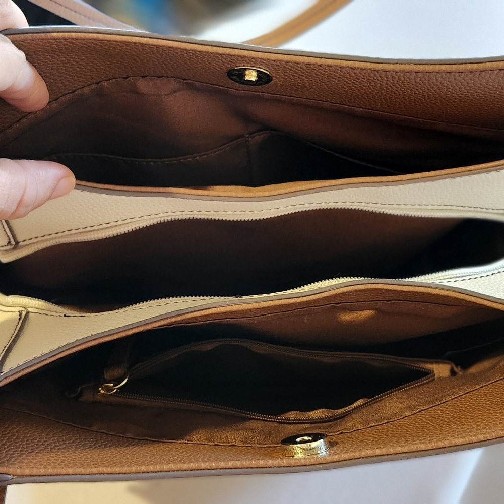 EUC Liz Claiborne Tote, Tan and Cream Purse, Liz Claiborne Purse, Two Toned Bag - Picture 12 of 16